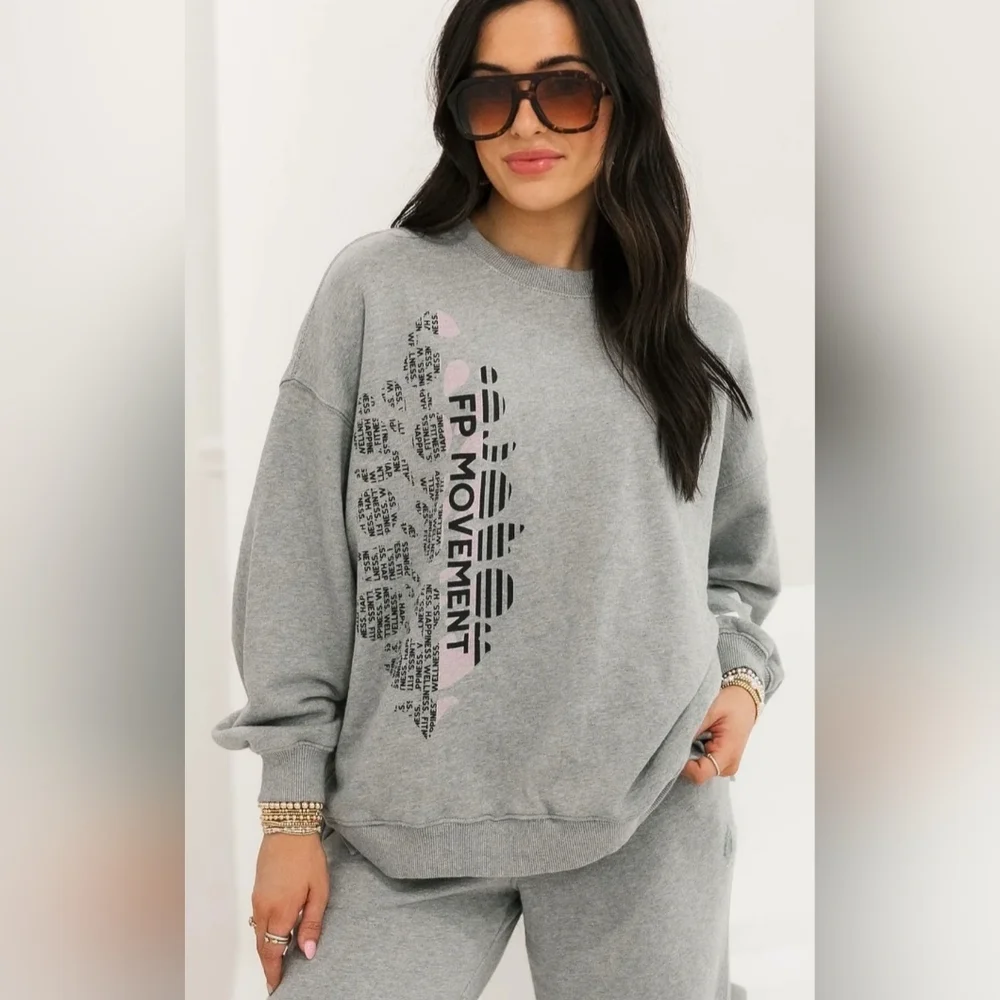 FP Movement | All Star Buti Logo | Oversized Sweater w/ Pockets - NWOT - Picture 1 of 2